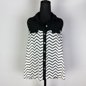 Sans Souci Black and White Chevron Sleeveless Button-Down Blouse Top‎